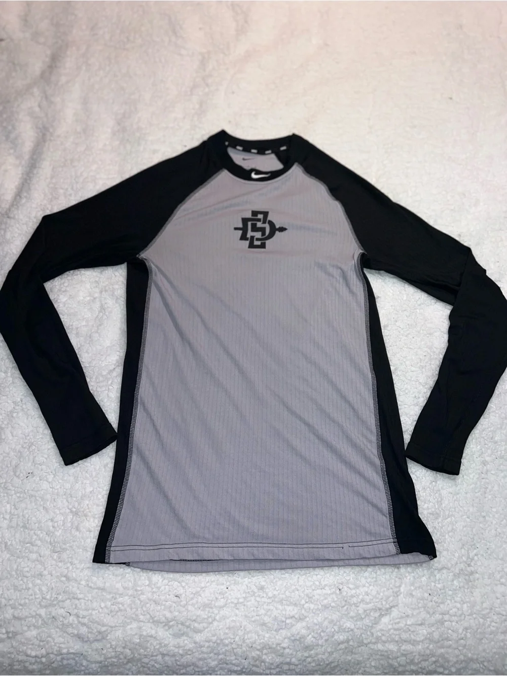 Nike Men’s Long-Sleeve Rash Guard - Gray & Black